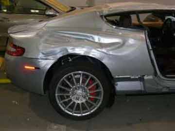 Aston Marttin DB9 Crash