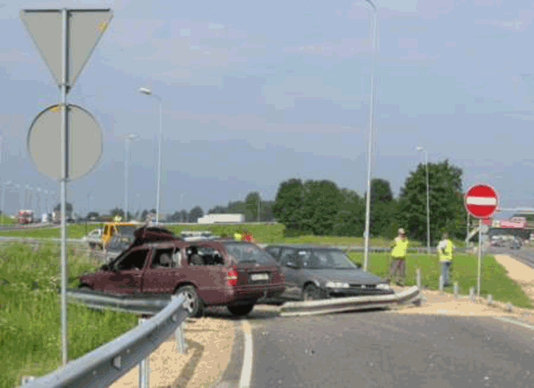 Latvia mercedes crash #2