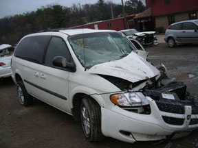 Dodge Caravan crash 