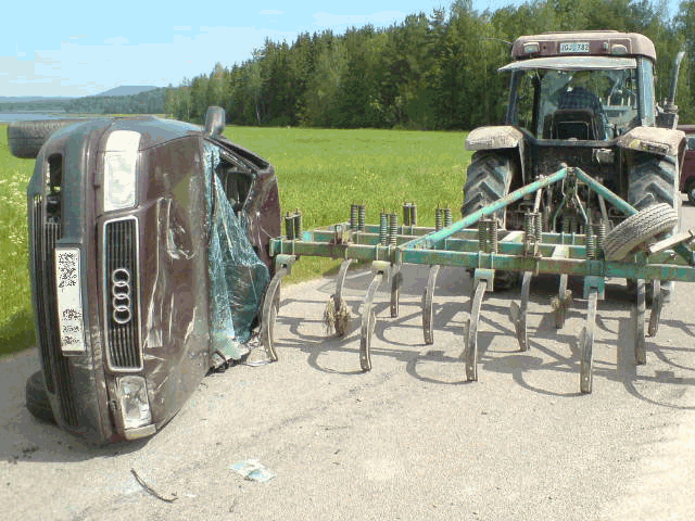 Audi Crash Tractor