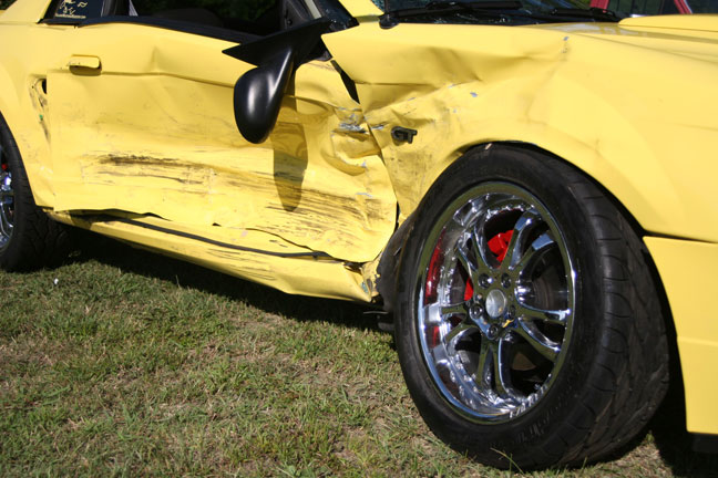 Mustang Crash Yello